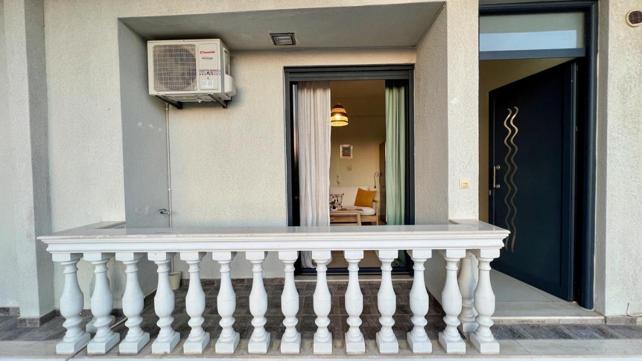 100 Meters From The Sea Apartment Xylokastro Exterior photo